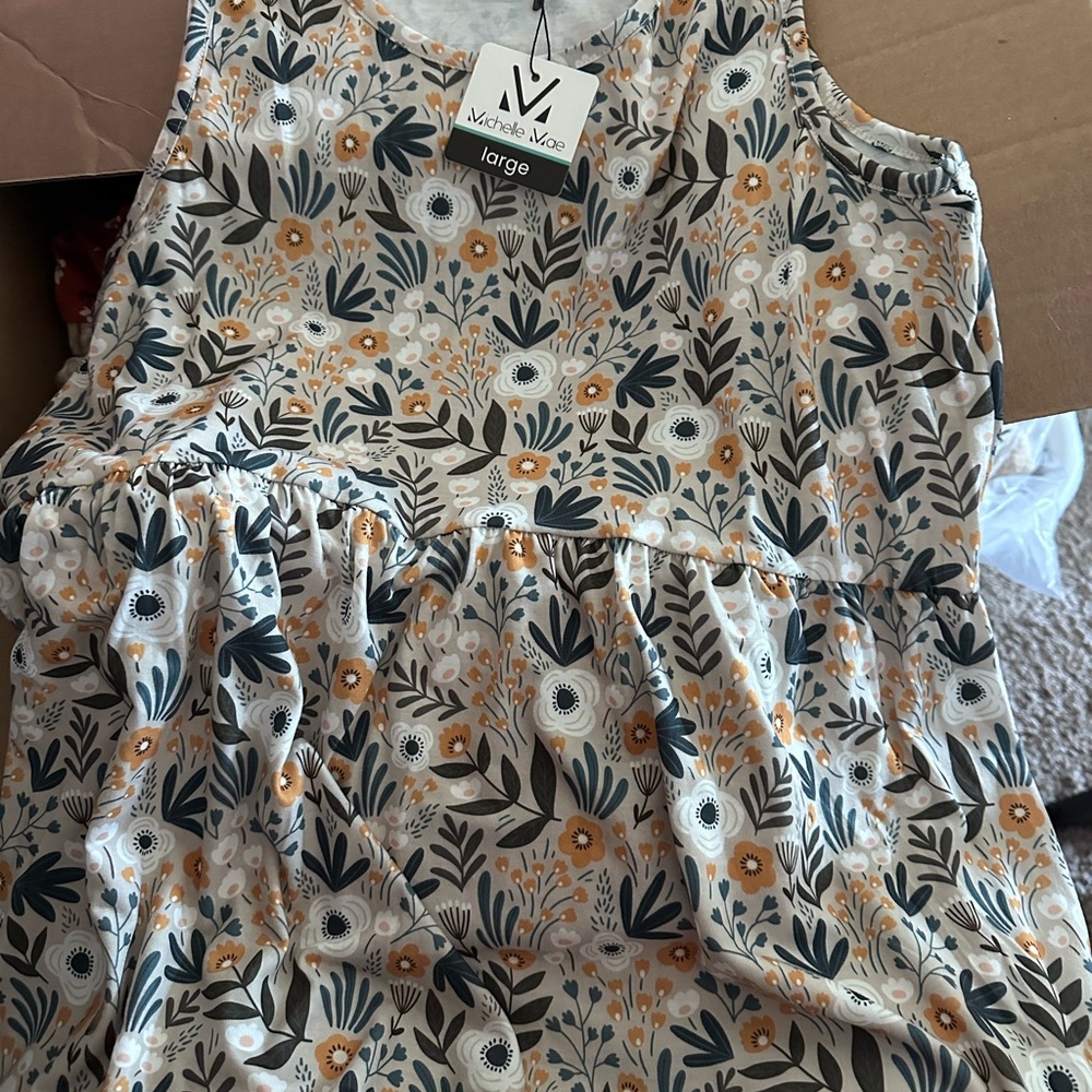 Michelle Mae Floral Sleeveless Top - Large